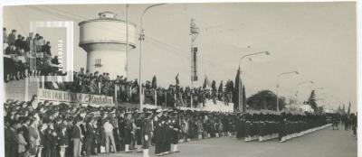 Desfile Militar en la Avenida Rivadavia