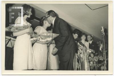 Reina de la primavera en celebración en el Club Esso