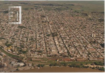 Vista aérea del centro de la ciudad de Campana