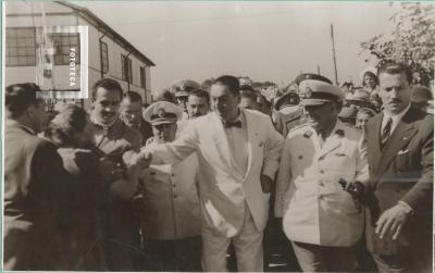 Visita del Gral. Juan Domingo Perón a la inauguración de la Fábrica de Tolueno