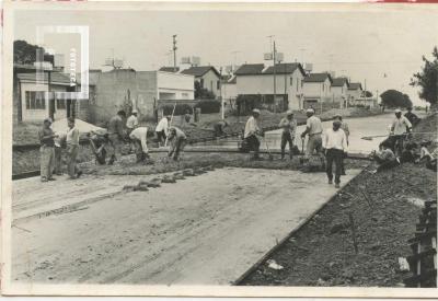 Trabajos de pavimentación en el barrio Banco Provincia