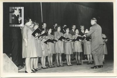 Presentación del coro municipal en el Teatro Pedro Barbero