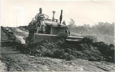 Finalización de obras públicas - Camino de acceso al puerto de Campana