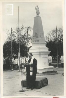 Acto del 25 de mayo en la plaza Eduardo Costa