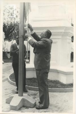 Acto del 25 de mayo en la plaza Eduardo Costa