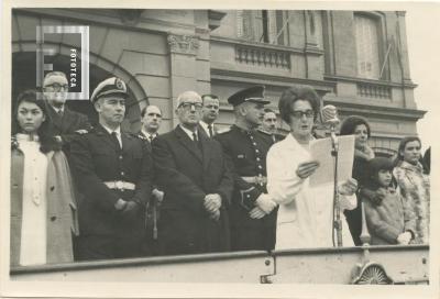 Acto del 25 de mayo en la plaza Eduardo Costa