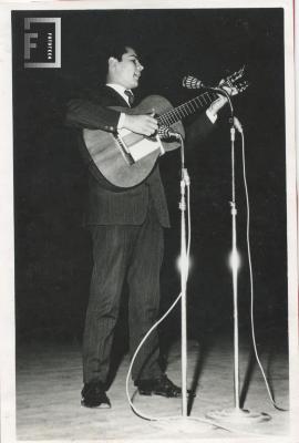 Presentación de Víctor Heredia en el Cine Teatro Campana