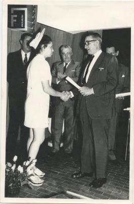Entrega de diplomas de la escuela de auxiliares de enfermería