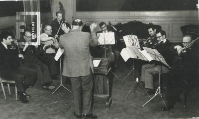 Ensayo de la orquesta de cuerdas
