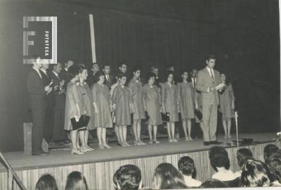 Presentación del coro polifónico en el Teatro Pedro Pedro Barbero