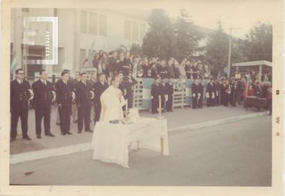 Desfile de granaderos sobre la Avenida Rivadavia