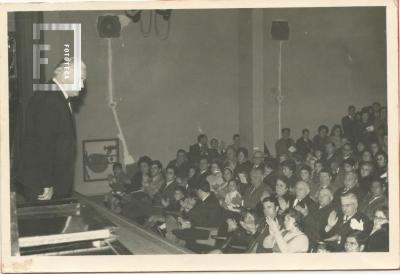 Presentación de la cantante y compositora Carmen Guzman en el Teatro Pedro Barbero